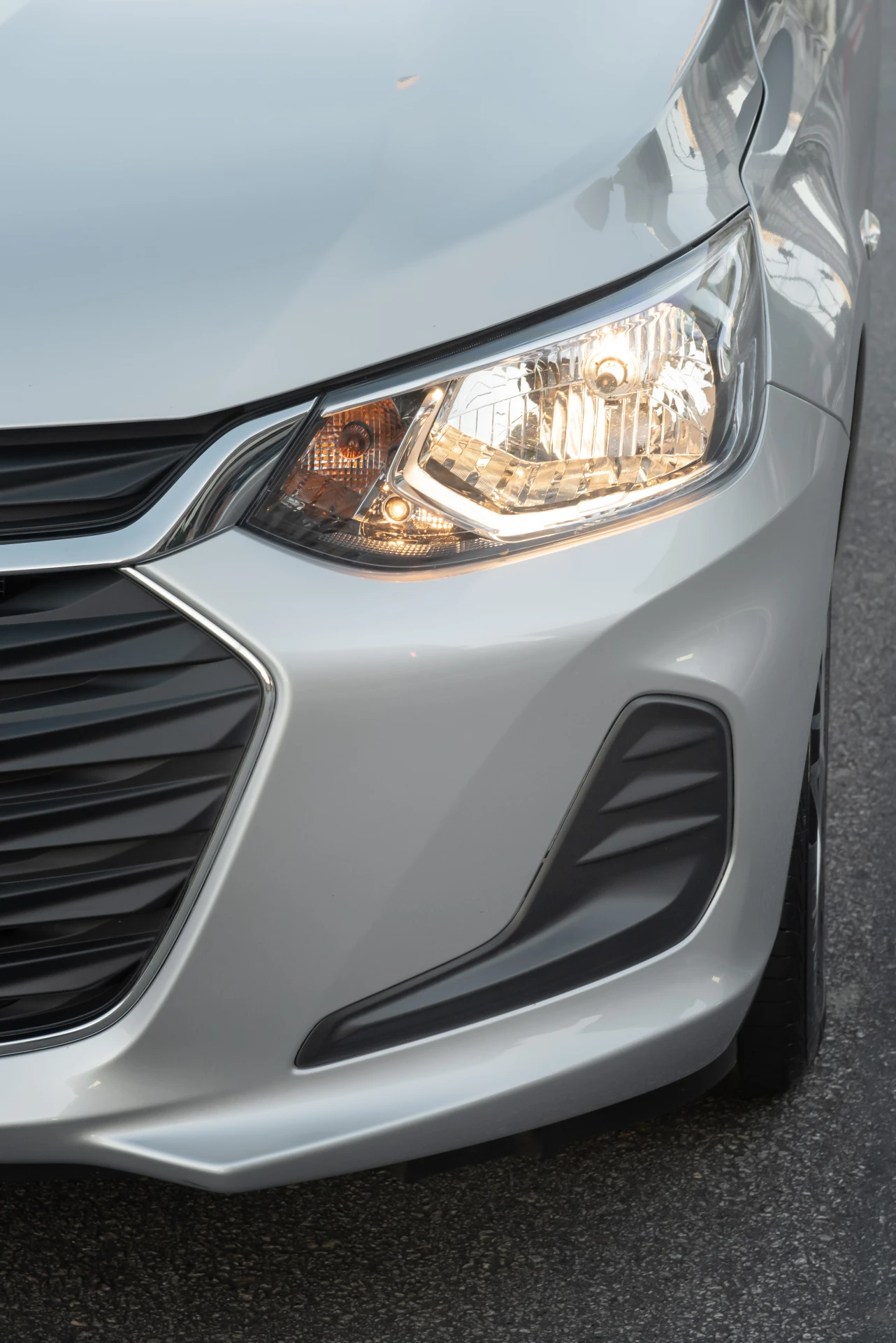 Farol com refletor duplo