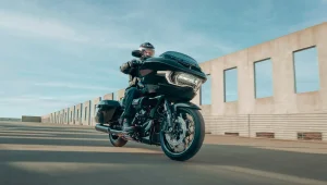 Harley Davidson Road Glide St Cvo 0