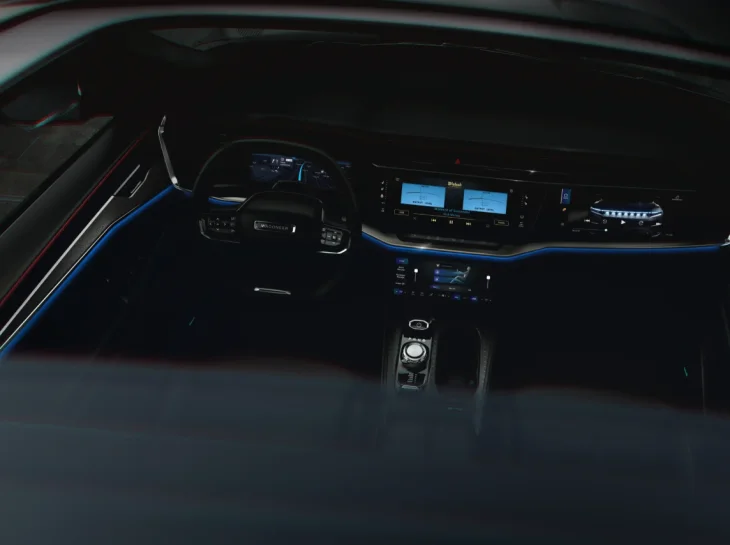 Novo Jeep elétrico tem painel de Porsche