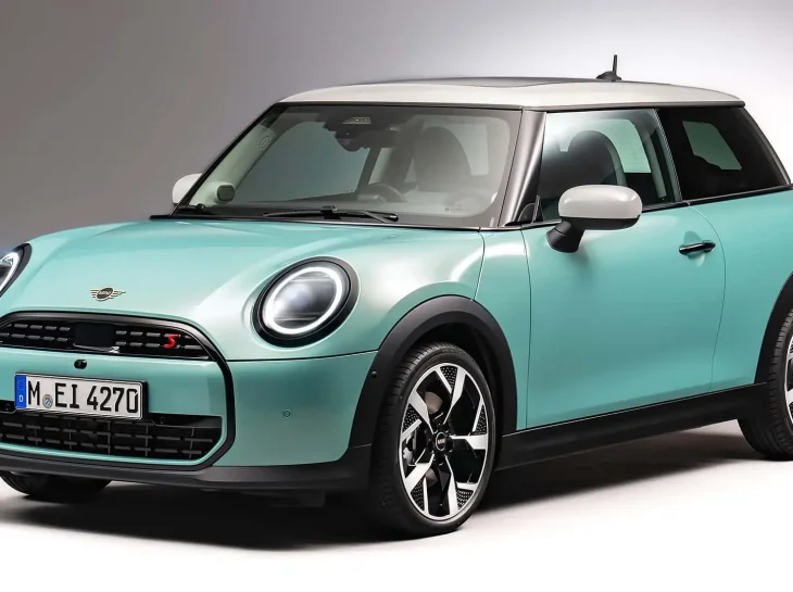 Mini Cooper S empolga mesmo com traseira polêmica