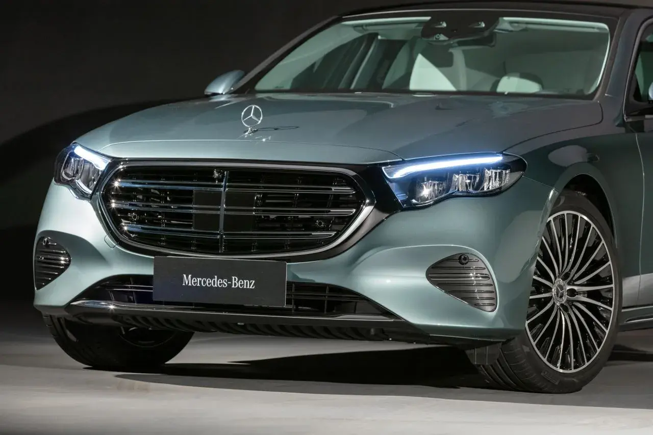 Mercedes E 300 Exclusive 6