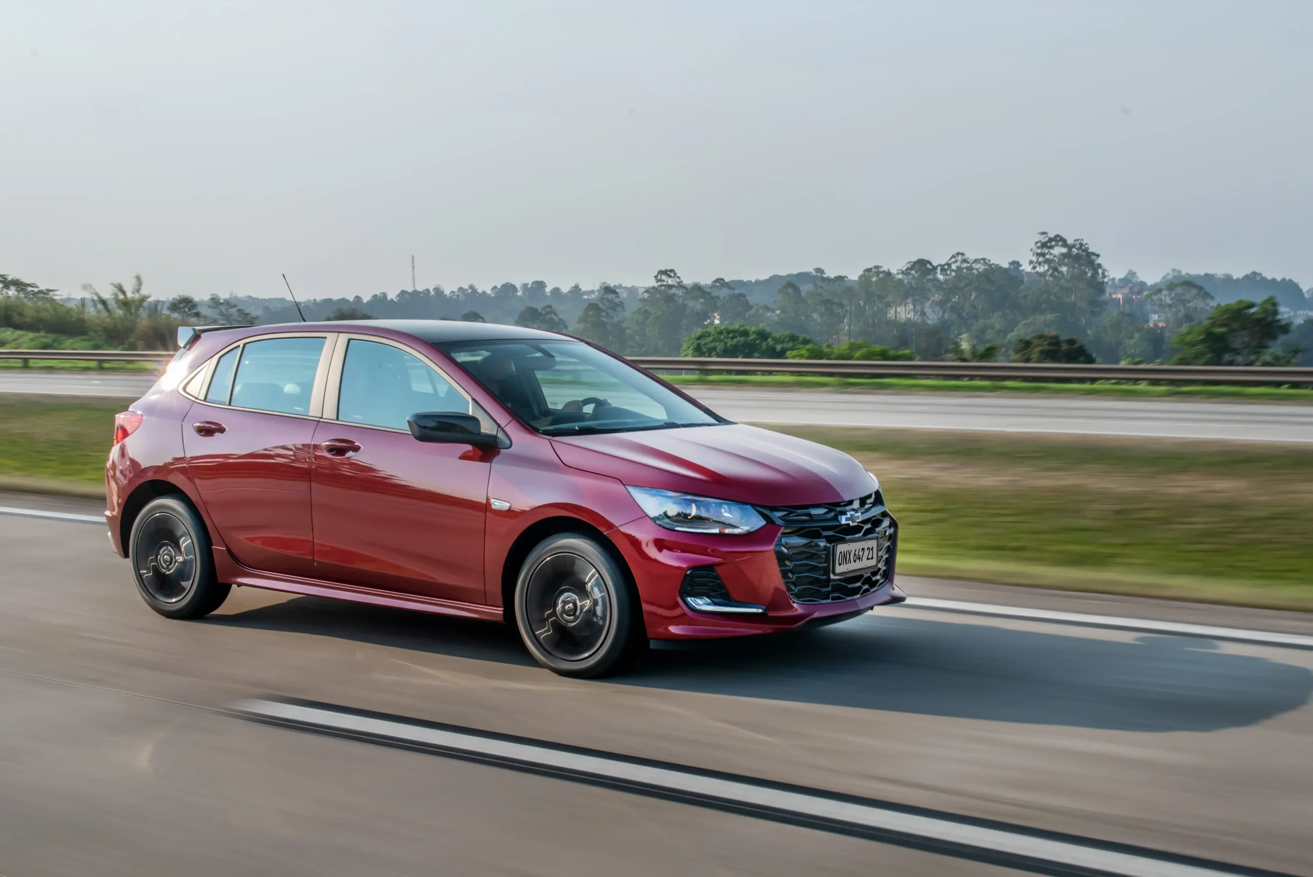 Novo Chevrolet Onix RS 2020 Turbo Flex: fotos divulgadas antes do