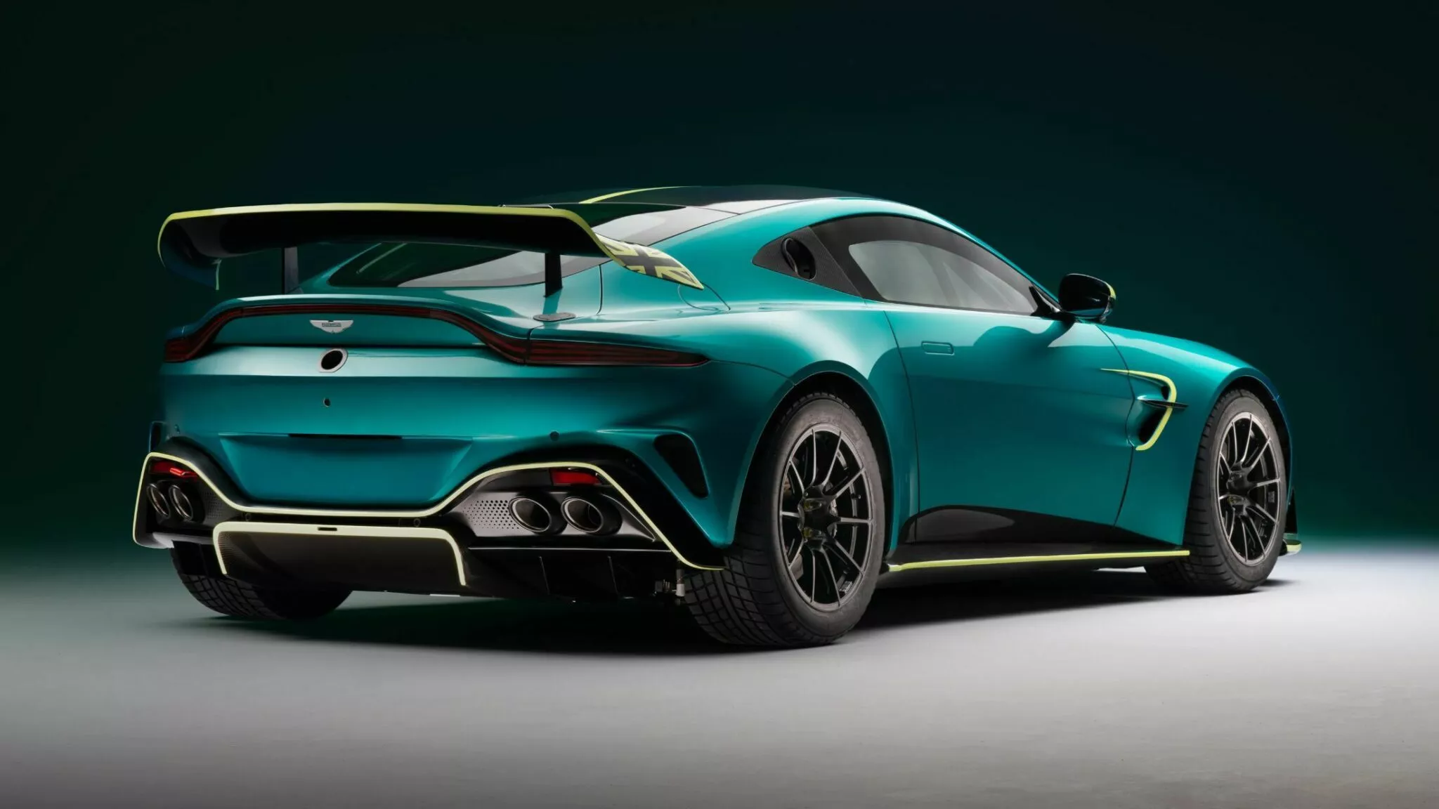 Aston Martin Vantage Gt4 F3