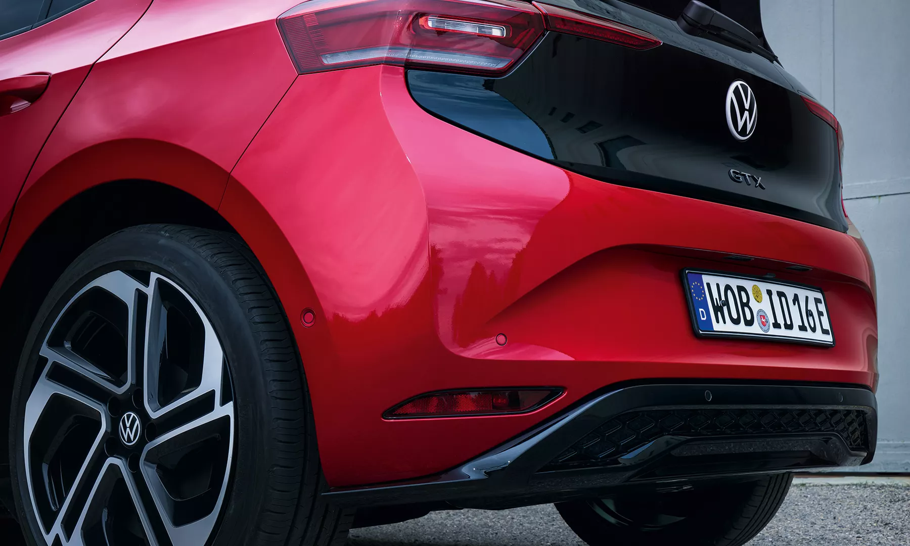 Vw Id3 Gtx Exterior Driving Shoot 2 F1 (4)