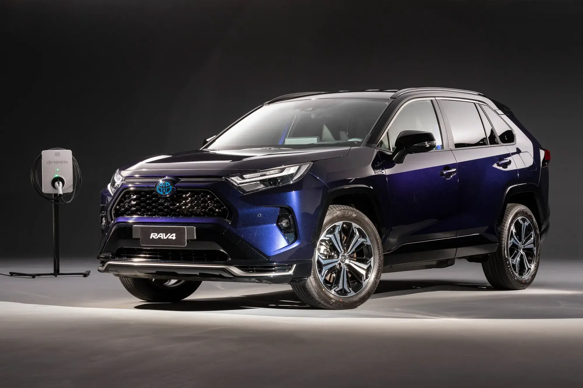 Toyota Rav4 Plug In Hybrid 2
