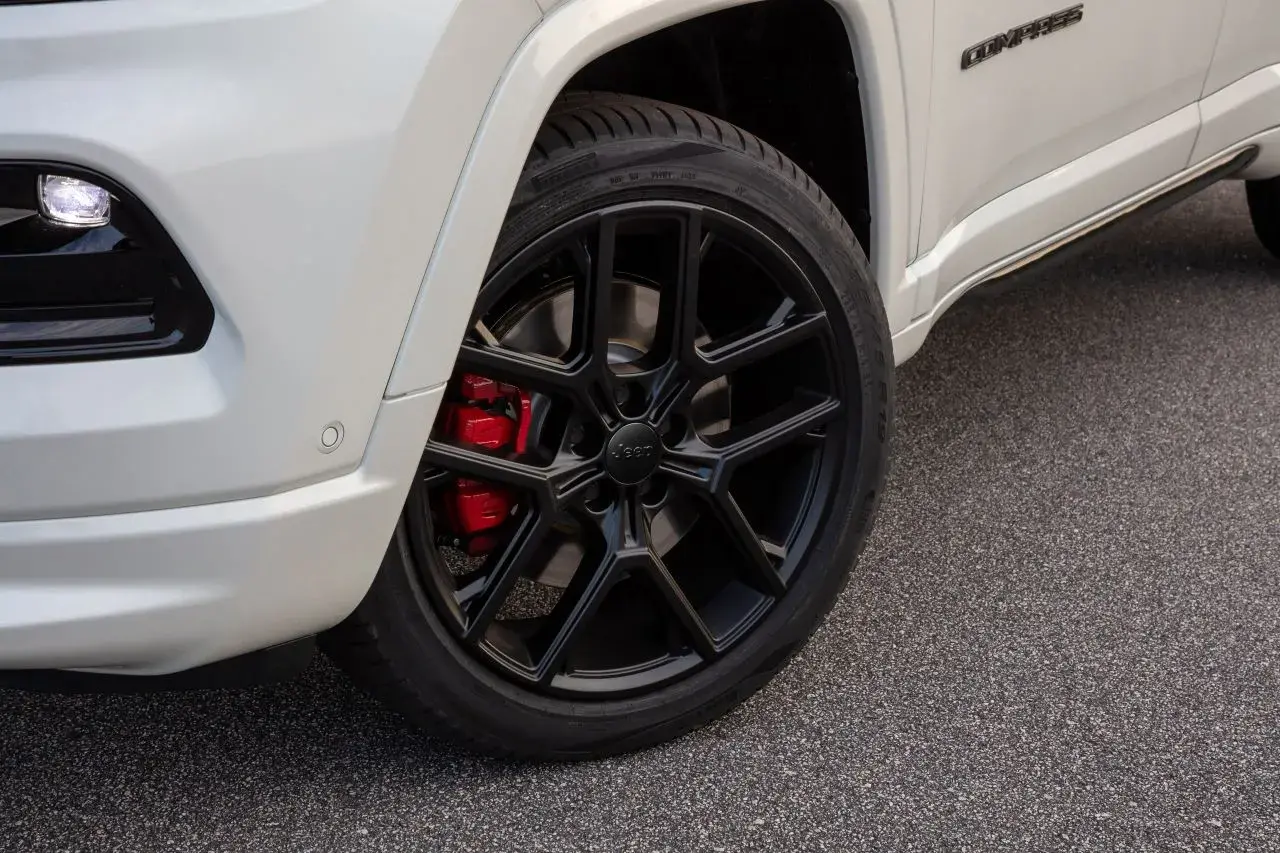 Compass Blackhawk Amb 046