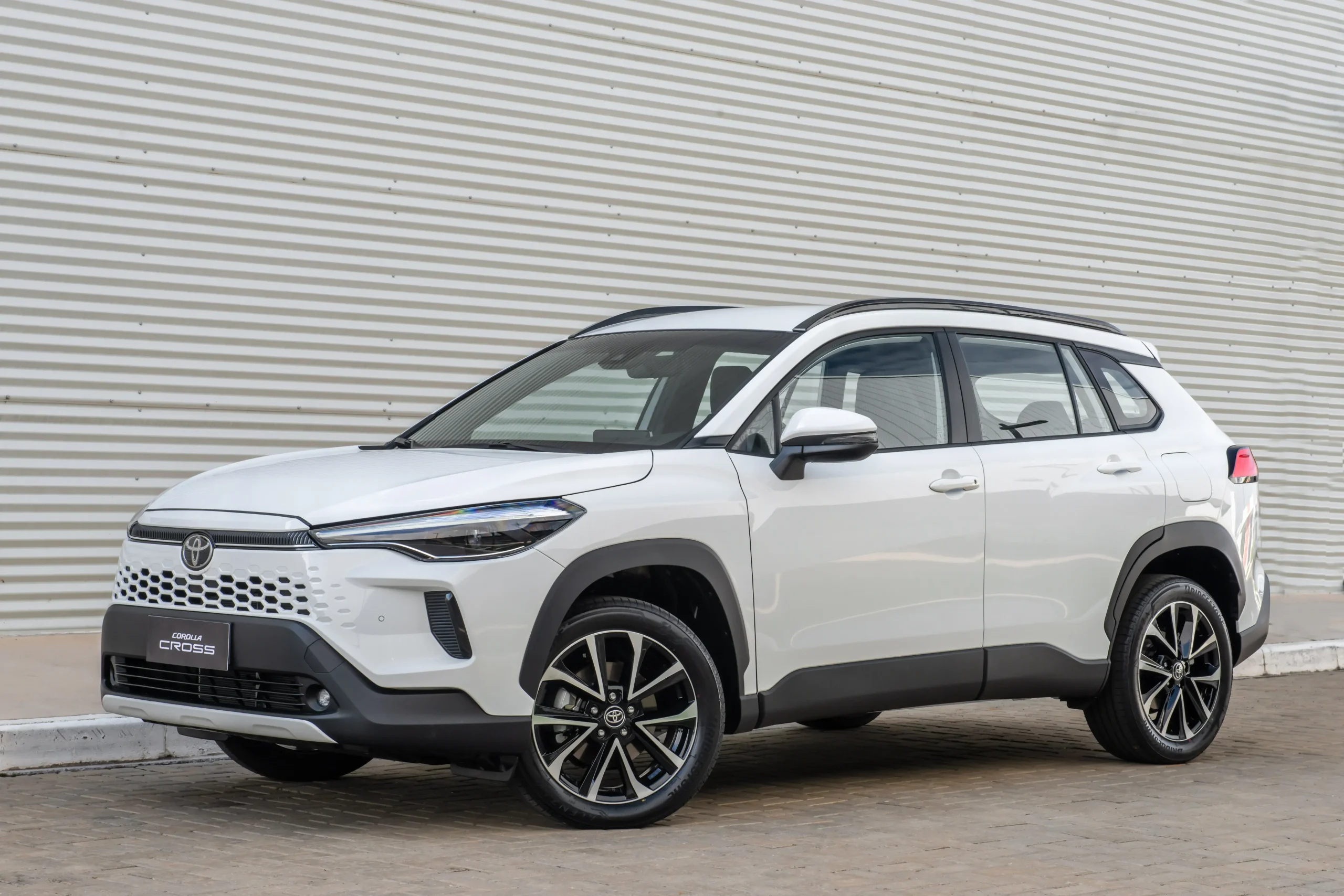 Toyota Corolla Cross muda na linha 2025; veja as novidades e os preços