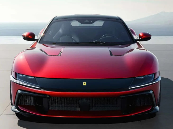 Ferrari lança novo modelo: a 12Cilindri