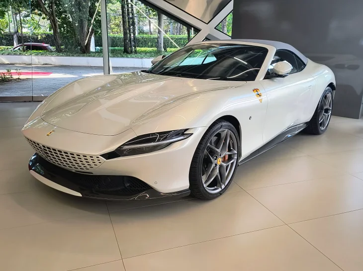 Ferrari Roma Spider já está à venda no Brasil