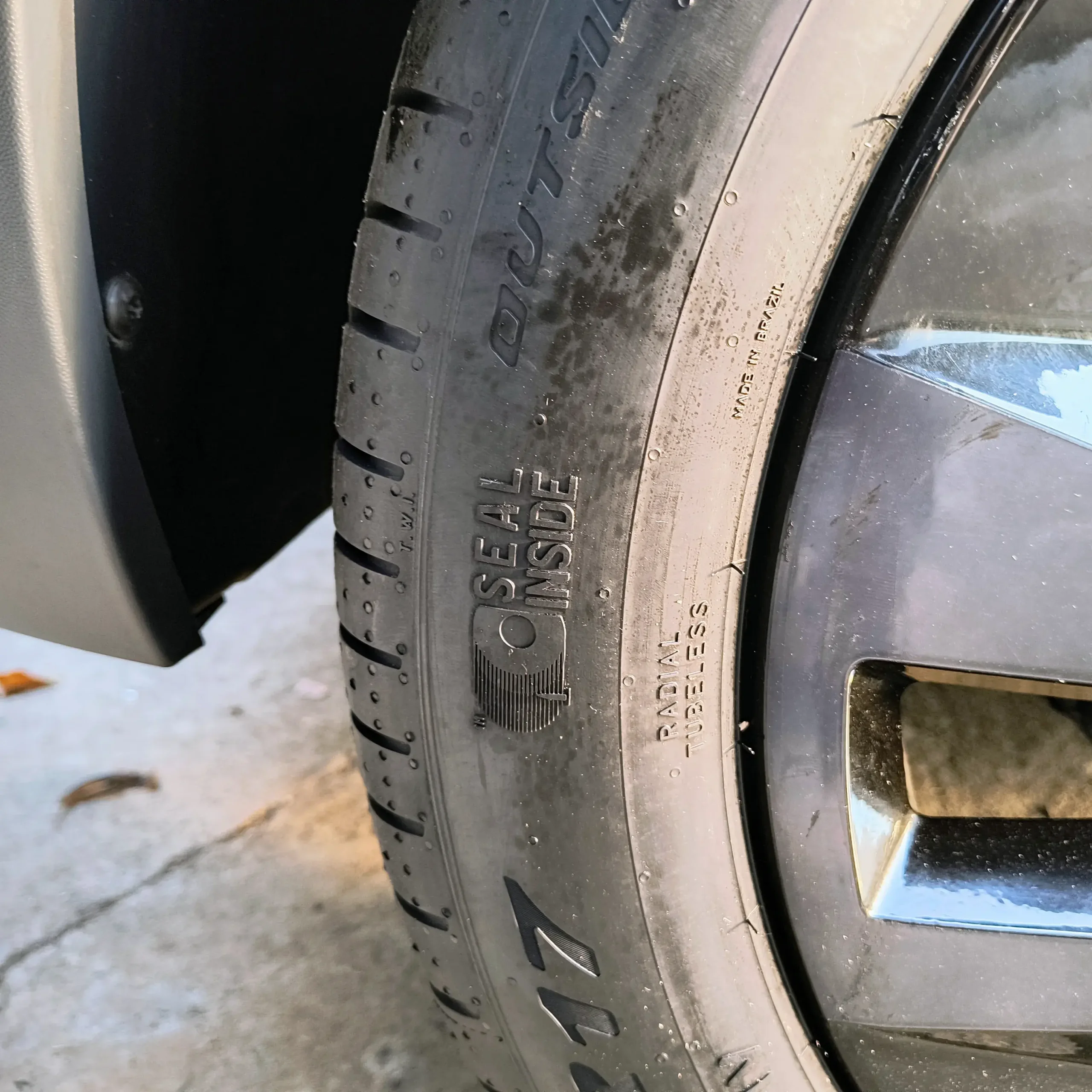 F1 Pneu Seal Inside