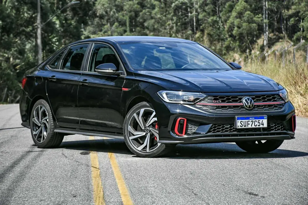Jetta GLI 2025 0km tem preços abaixo da tabela FIPE com descontos acima