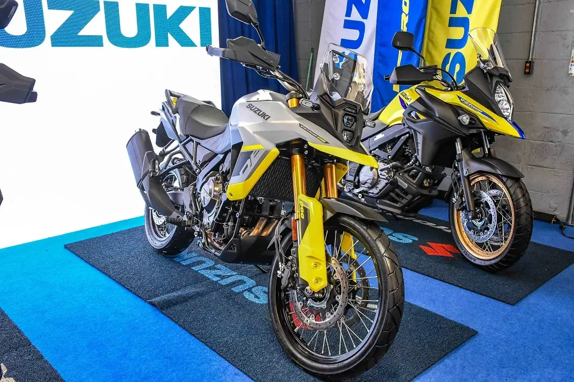 Suzuki V Strom 800 (1)