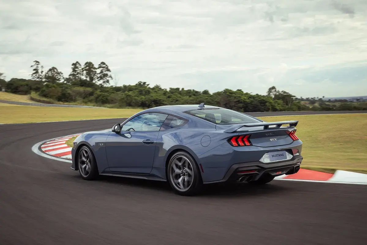 Mustang Gt Performance Pista (11)