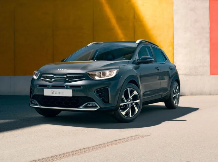 Kia Stonic fica mais equipado na linha 2025