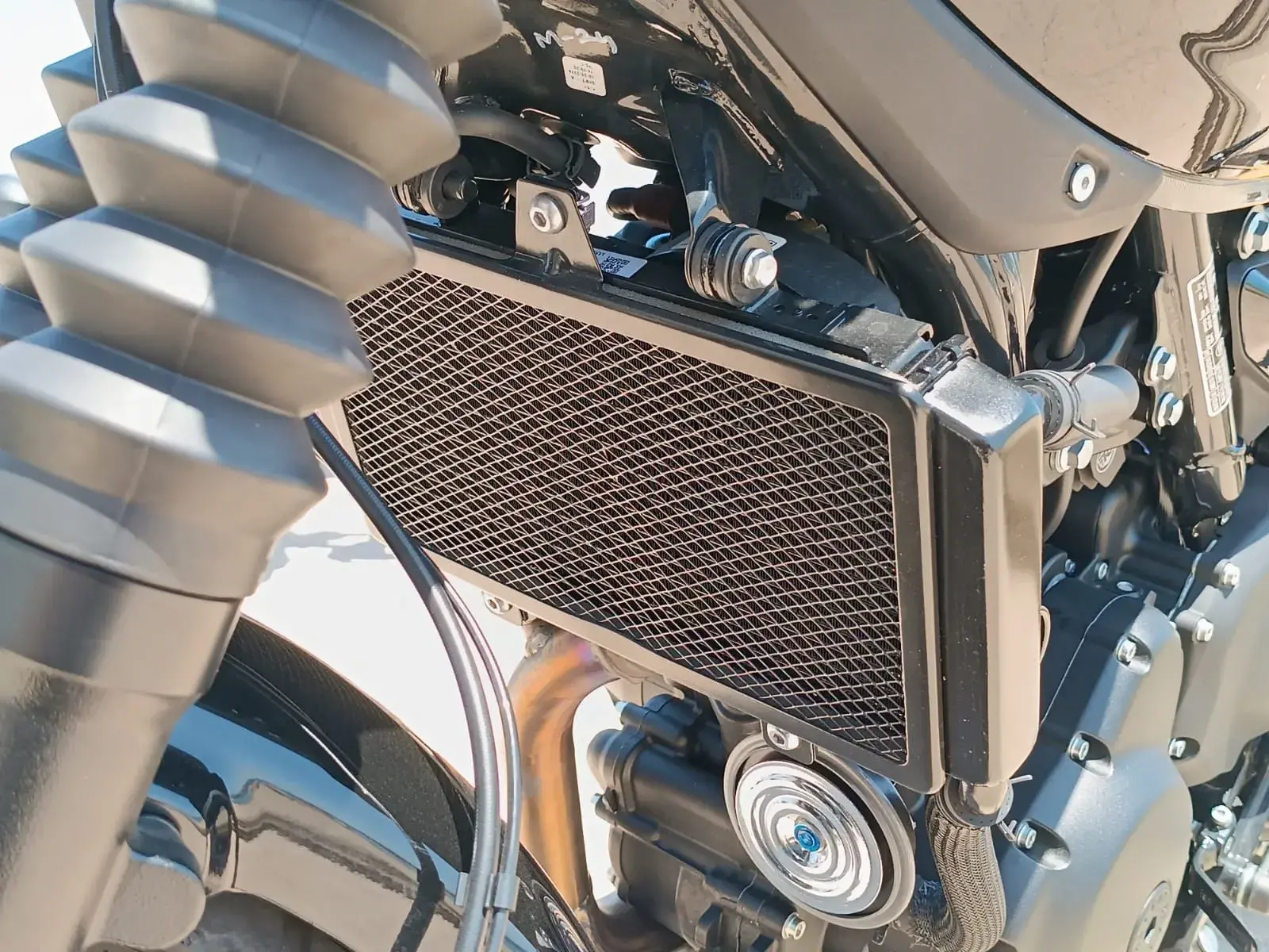 Royal Enfield Guerrilha 450 Radiador (2)