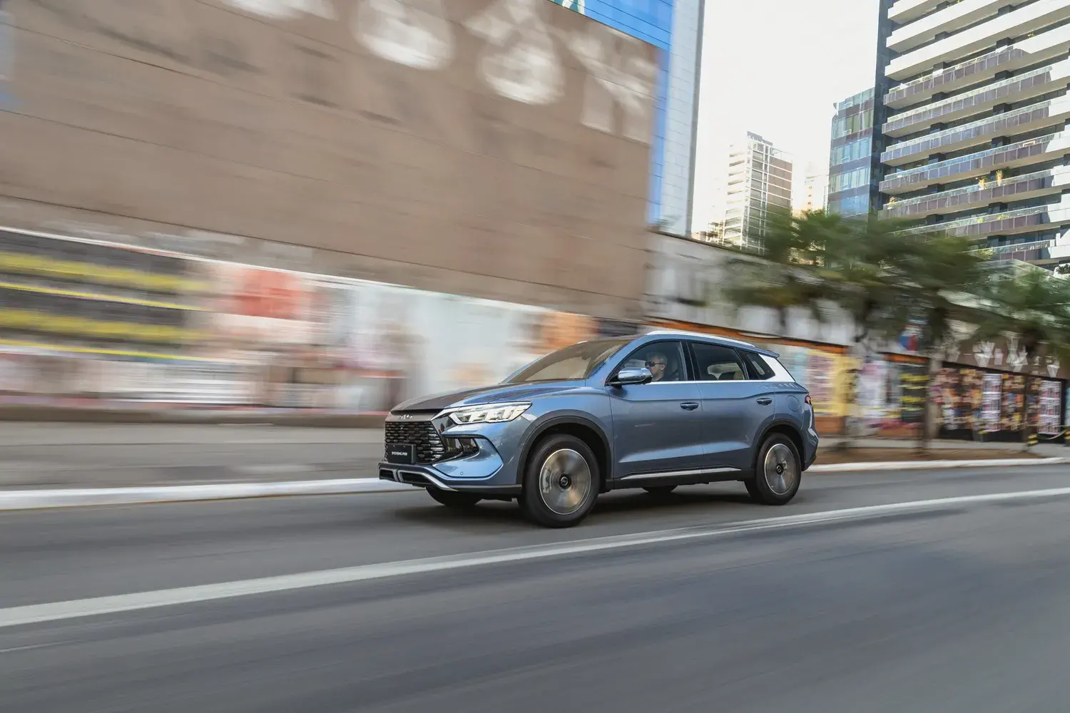 BYD faz promessa de nacionalizar 50% dos fornecedores até 2027