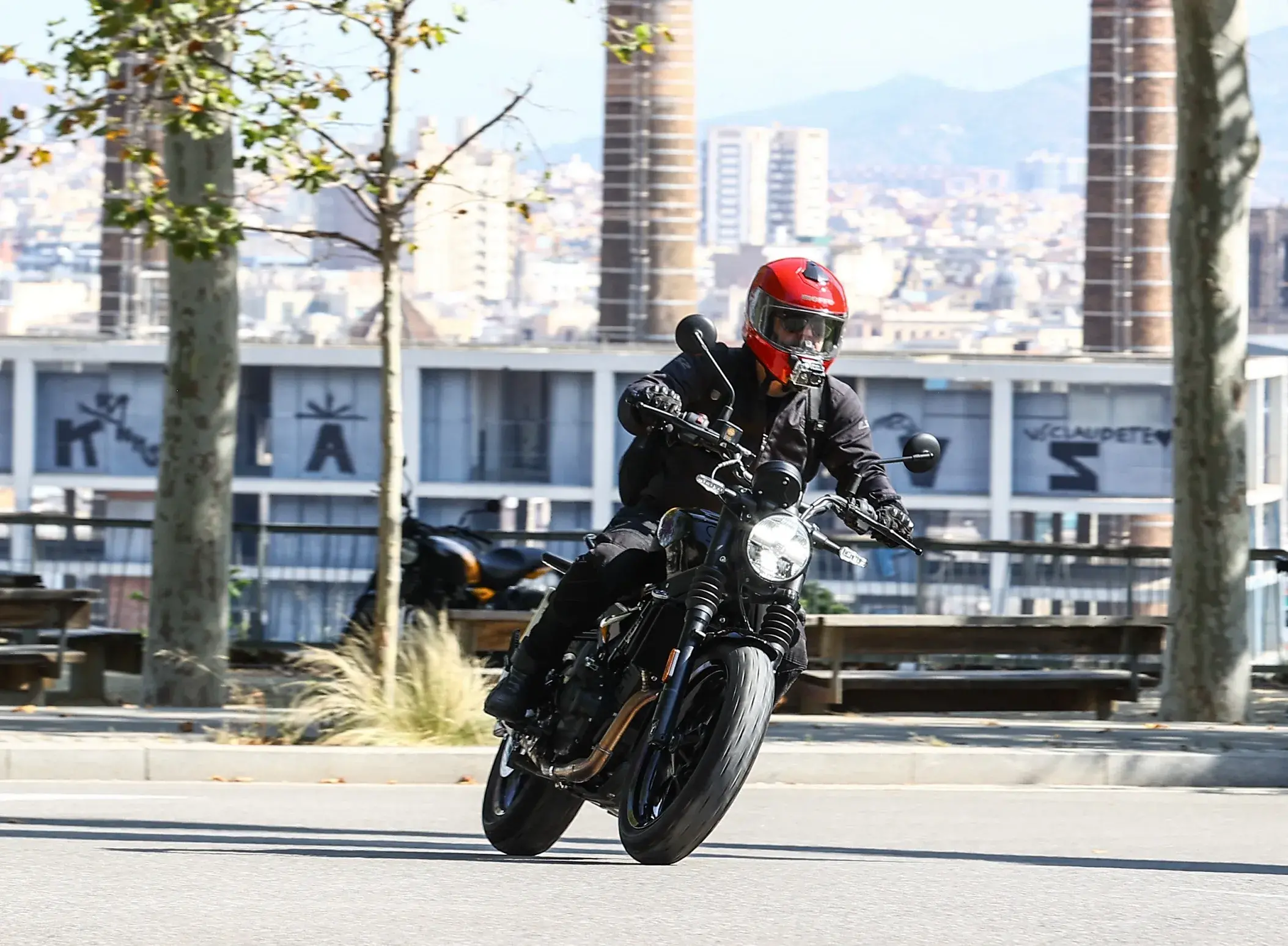 Royal Enfield Guerrilla Movimento Divulgação (1)