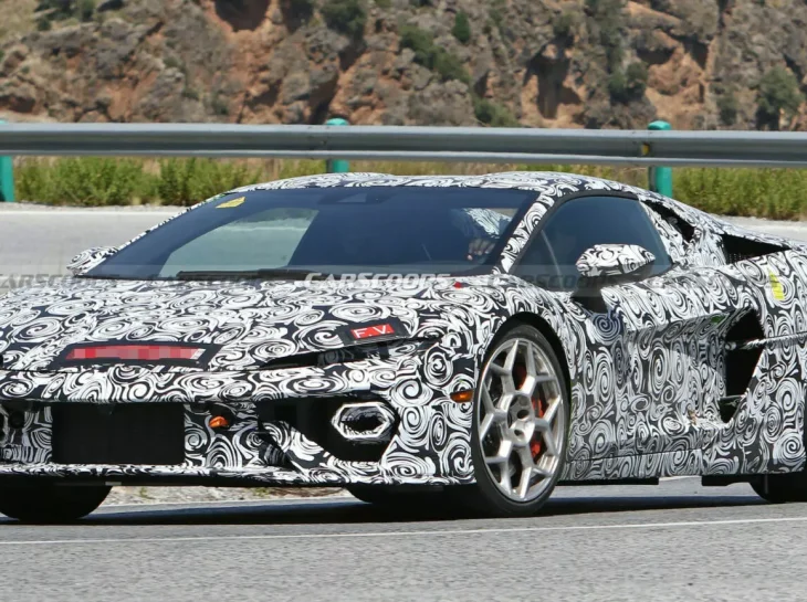 Novo Lamborghini está prestes a sair do forno