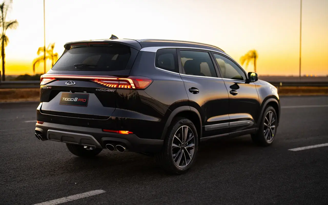 Tiggo 8: irmão do Tiggo 7 desbancou o sempre muito forte Toyota Hilux SW4