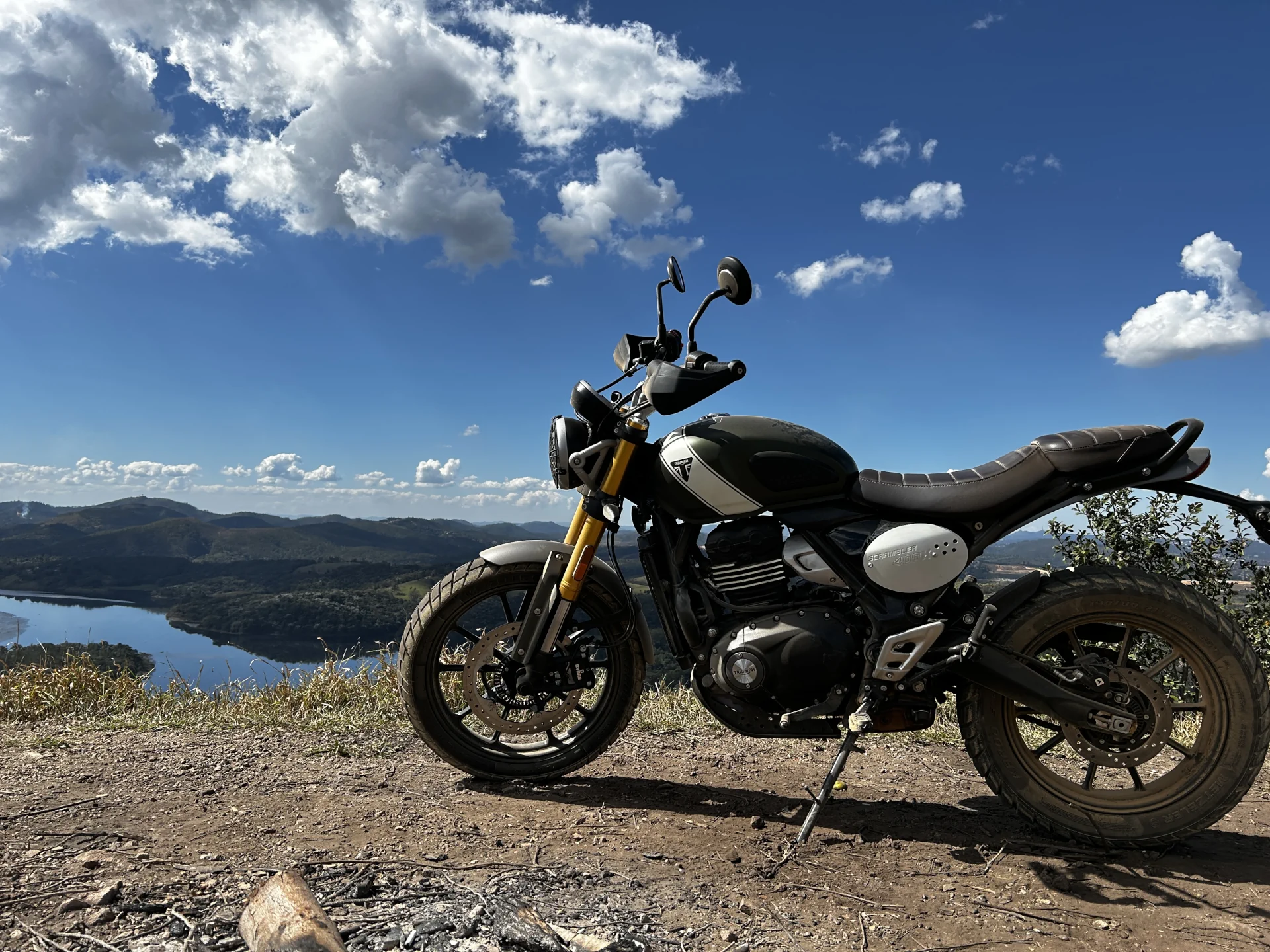 Lateral Triumph Scrambler 400x Wm1