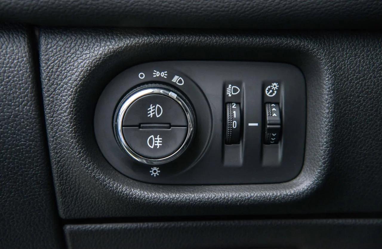 Chevrolet Cruze 2018 Ajuste Luzes 2