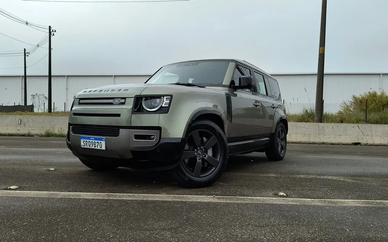 Land Rover Defender 110 Phev (15)