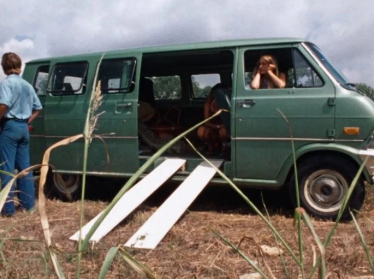 Club Wagon Leva Os Jovens Direto Para As Garras De Leatherface, Um Dos Maiores Assassinos Do Cinema