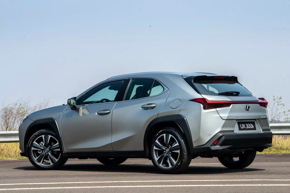 Lexus UX 300h
