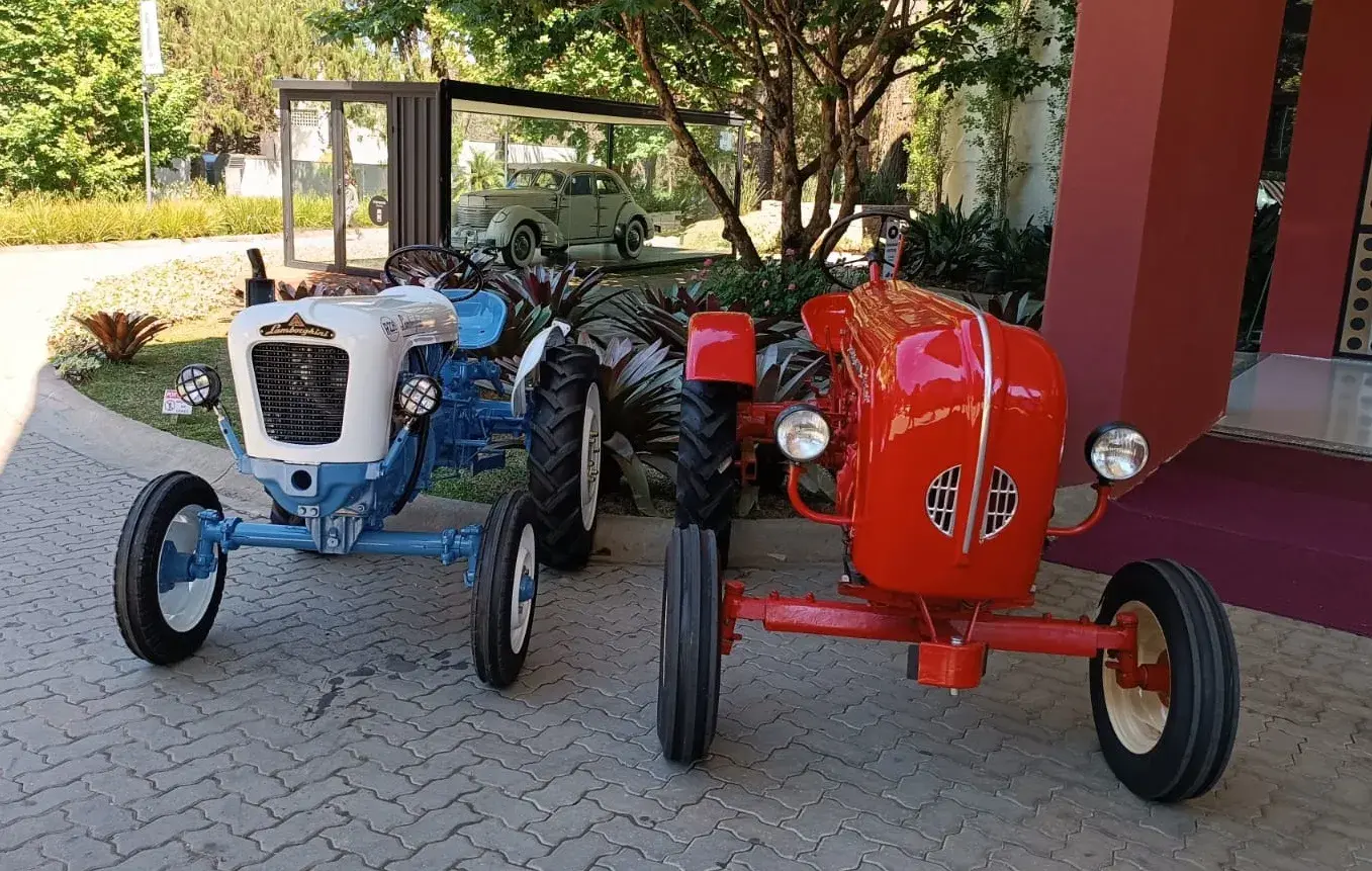 Tratores Lamborghini E Porsche