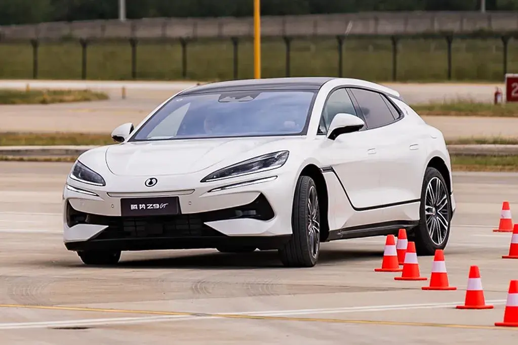 Denza Z9 Gt Review 3