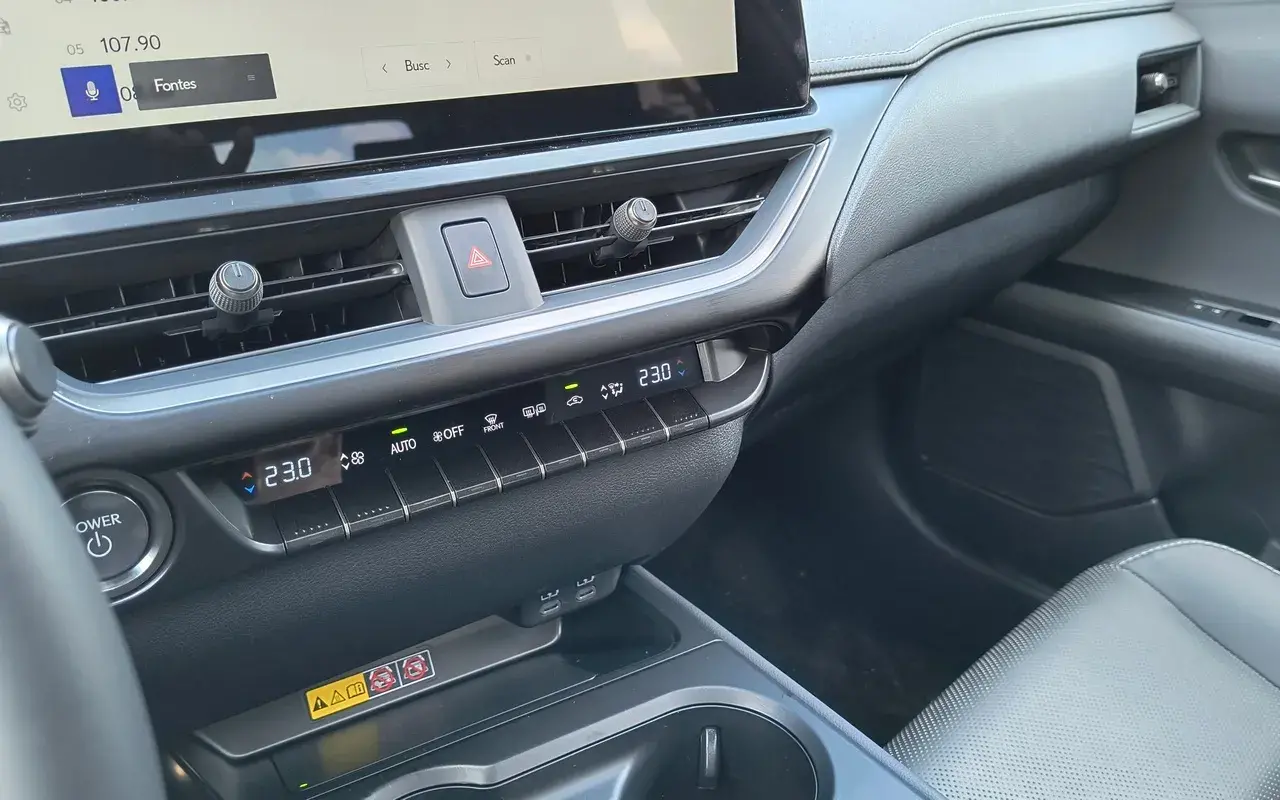 Lexus Ux 300h (16)