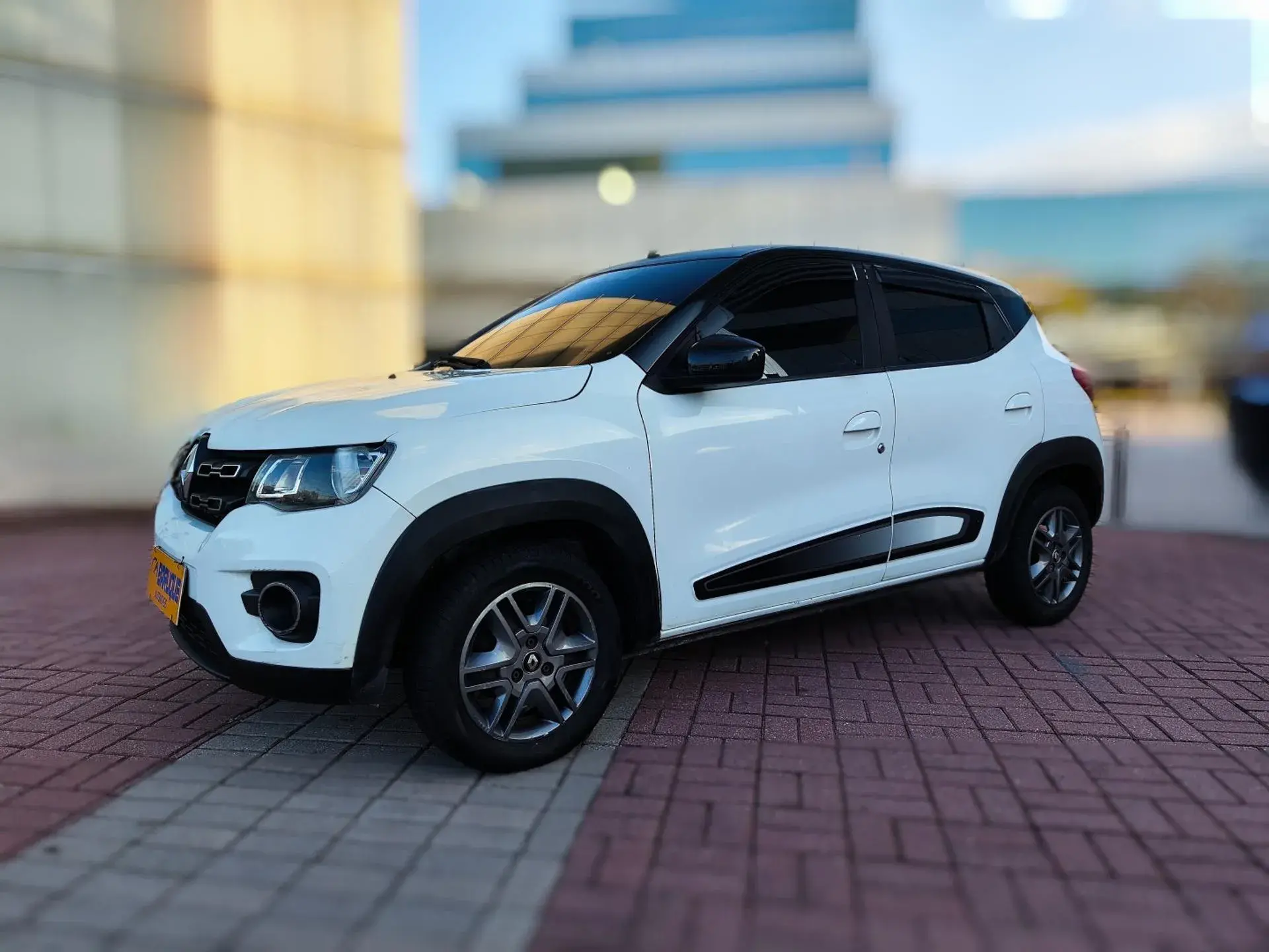 Renault Kwid 1.0 12v Sce Flex Intense Manual Wmimagem17590675073