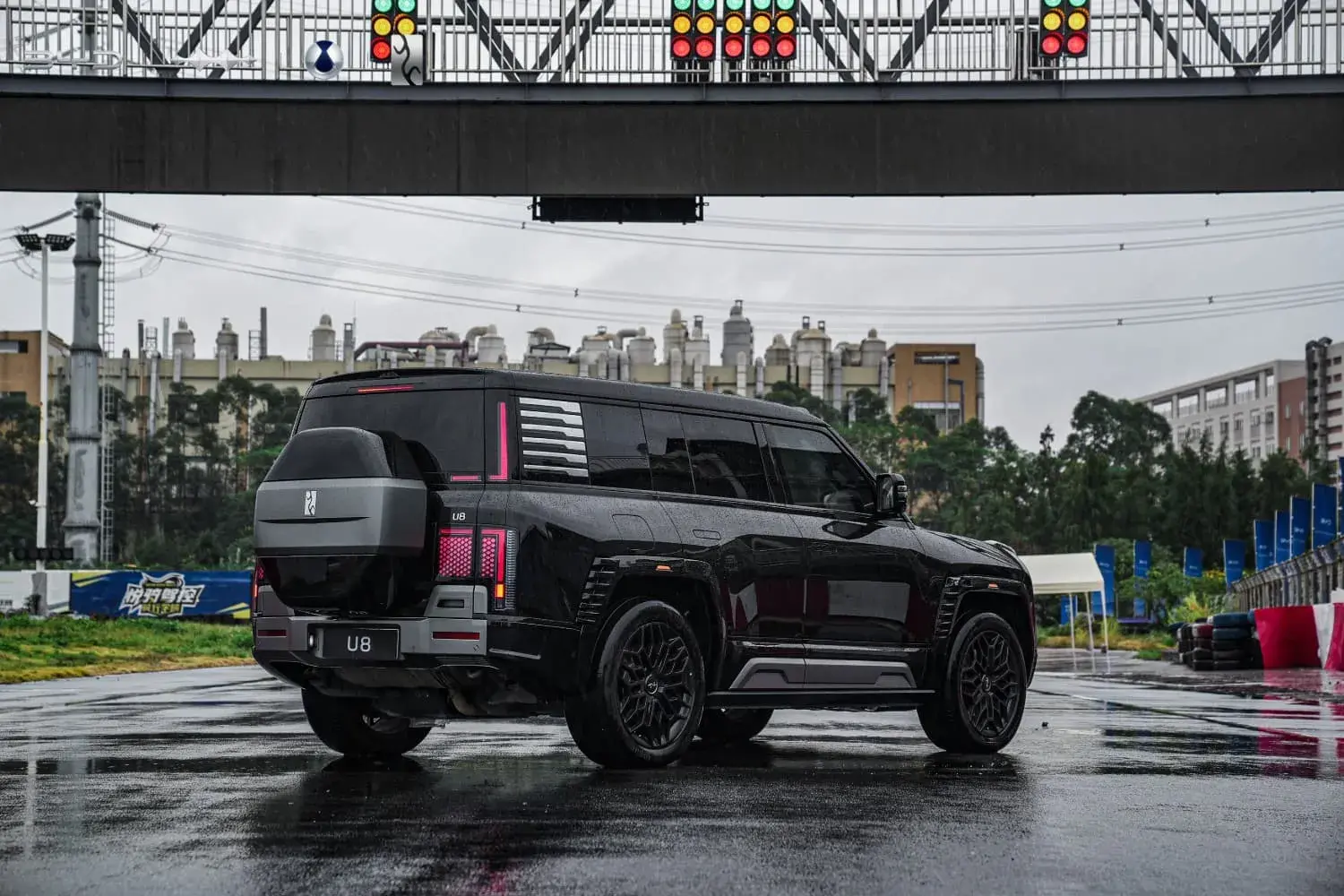 Byd Yangwang U8 (3) (1)