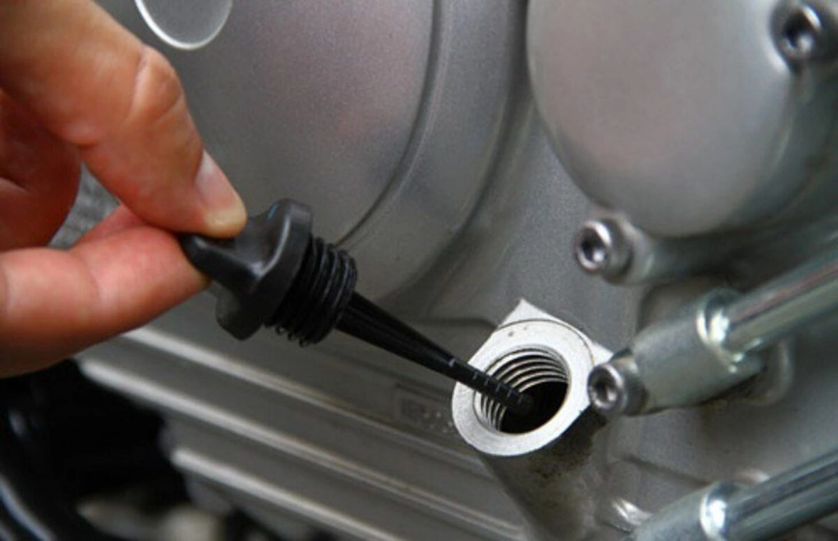 Trocar o óleo do motor nos prazos previstos no manual do proprietário é o principal cuidado com a moto