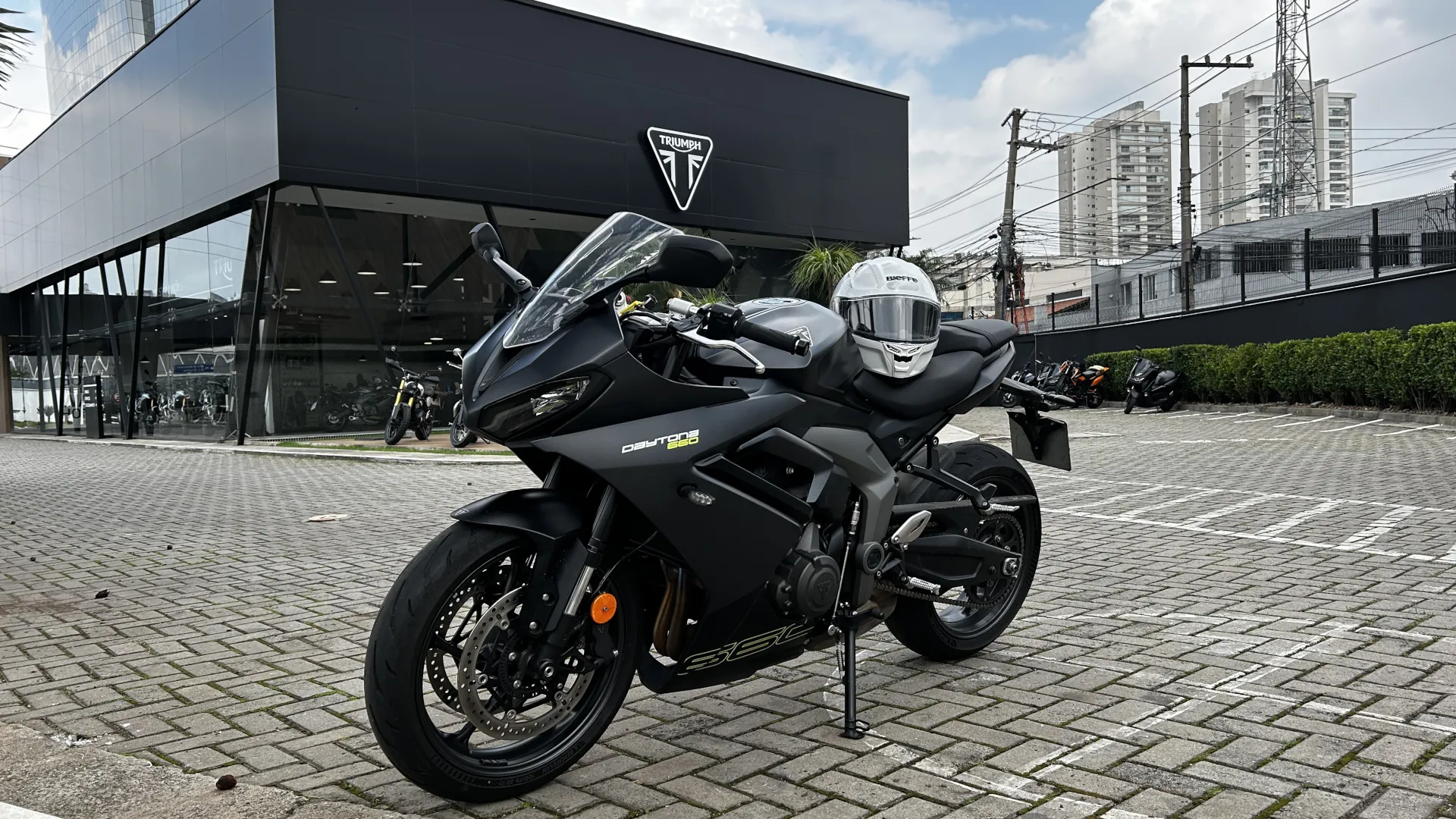 Vale a pena comprar a Triumph Daytona 660? Descubra aqui Vale a pena comprar a Triumph Daytona 660? Descubra aqui