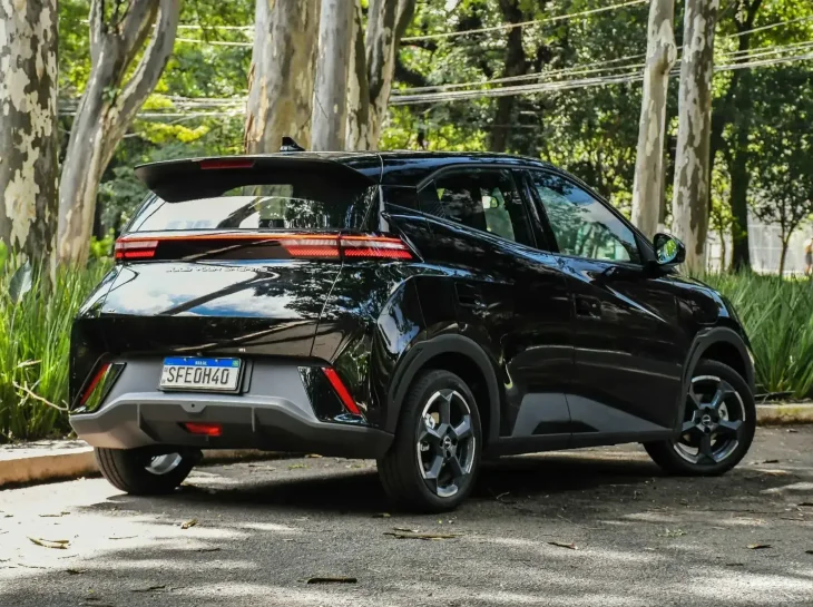 Tipos de carros eletrificados à venda no Brasil