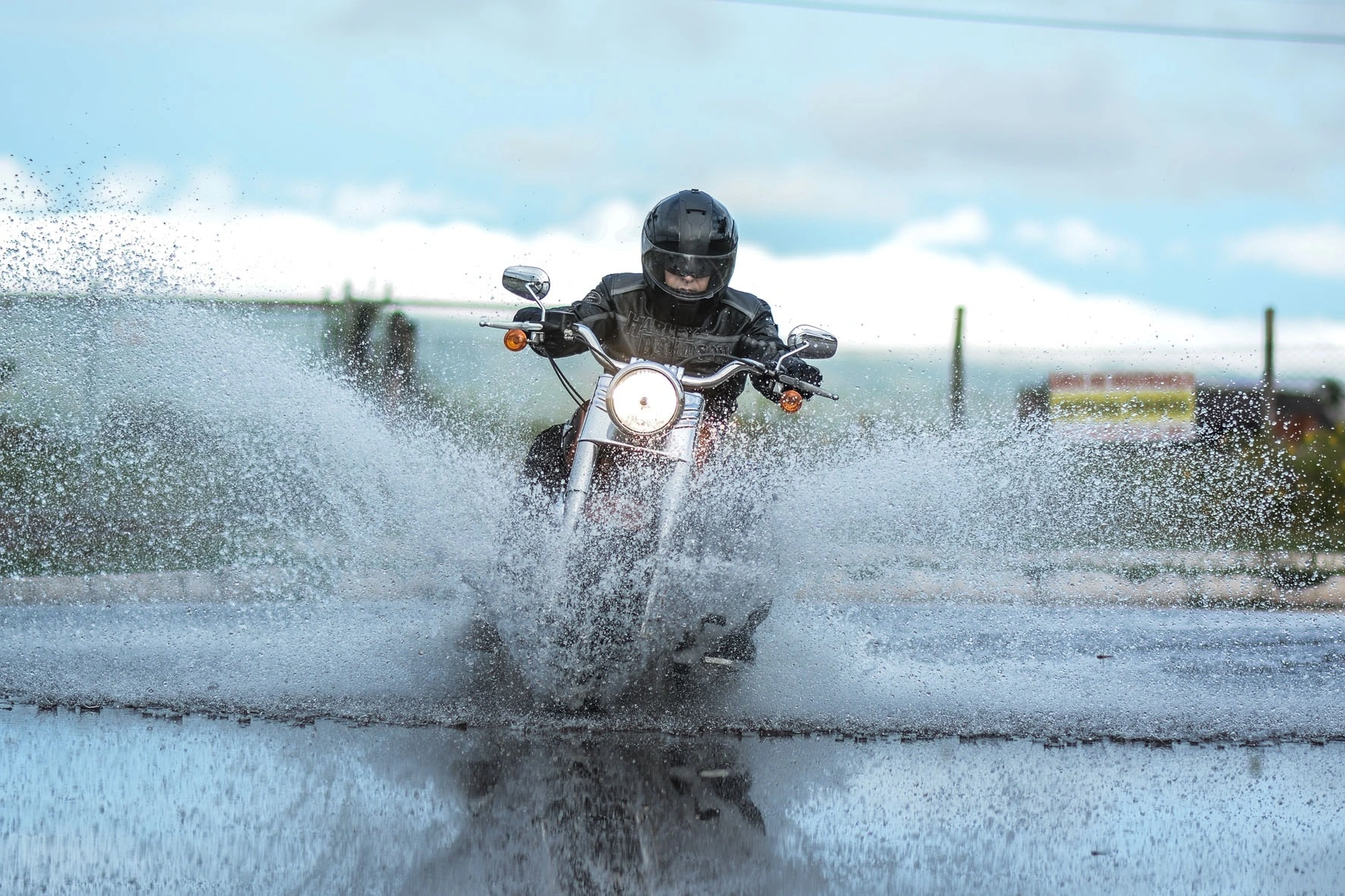 Moto Na Chuva 4