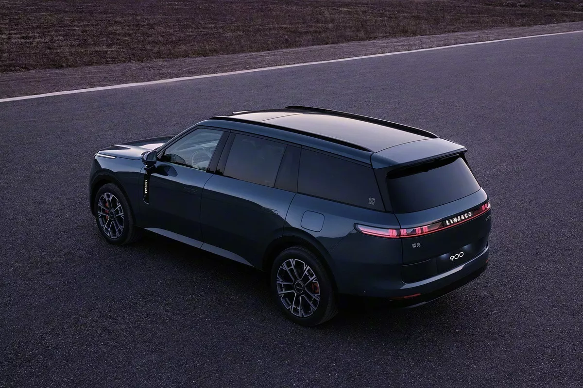 SUV Lynk Co 900