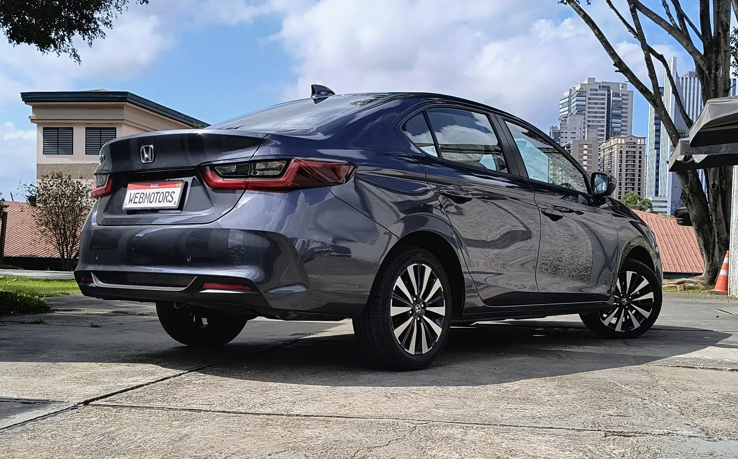 Honda City Touring 2025 (2) (1)