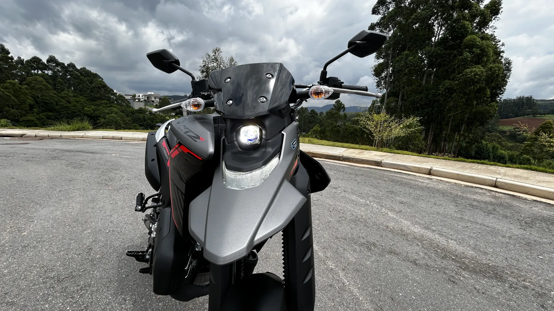 Yamaha Lander 2025 Farol Wm1