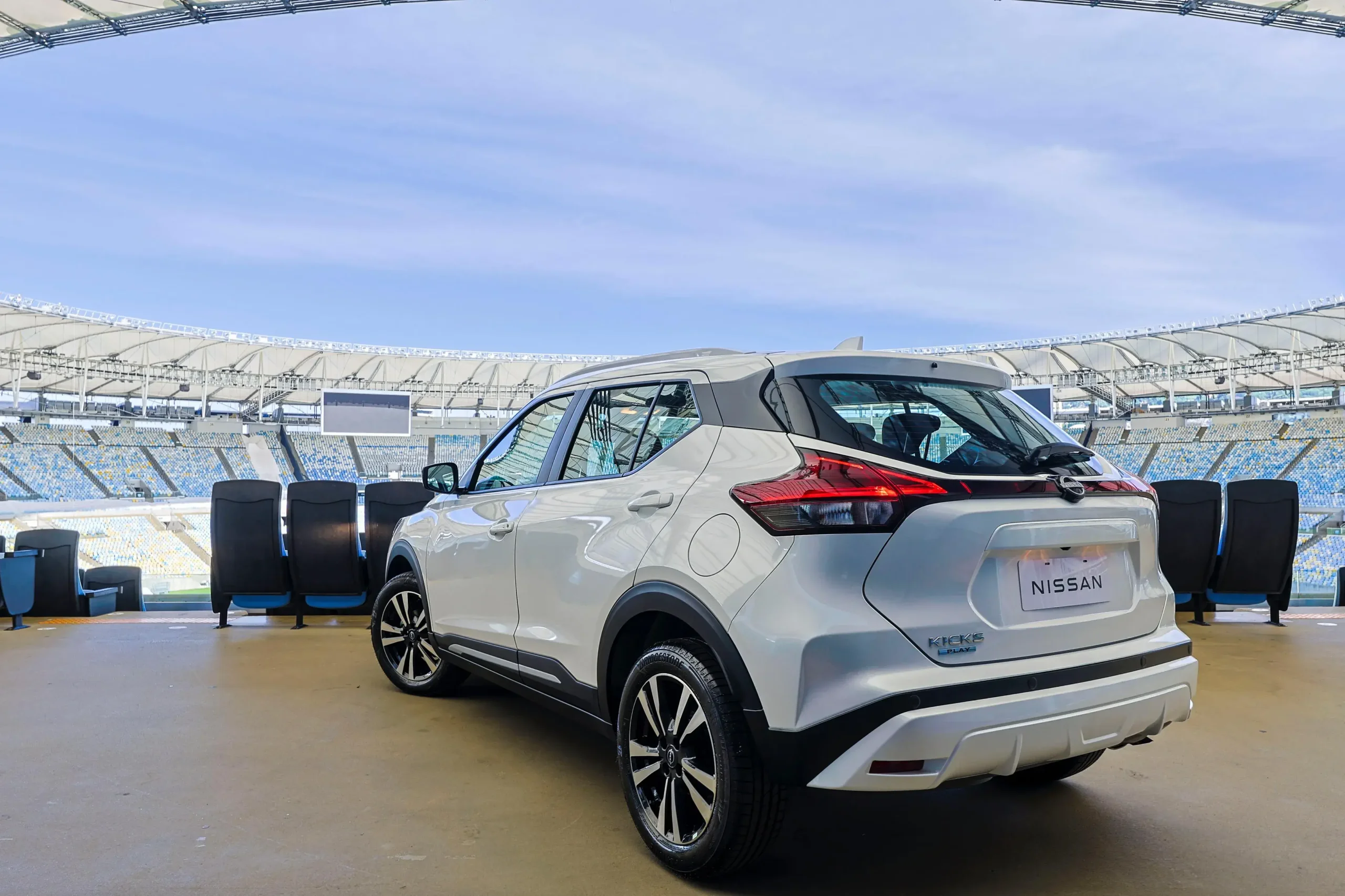 SUV Nissan Kicks Play 02