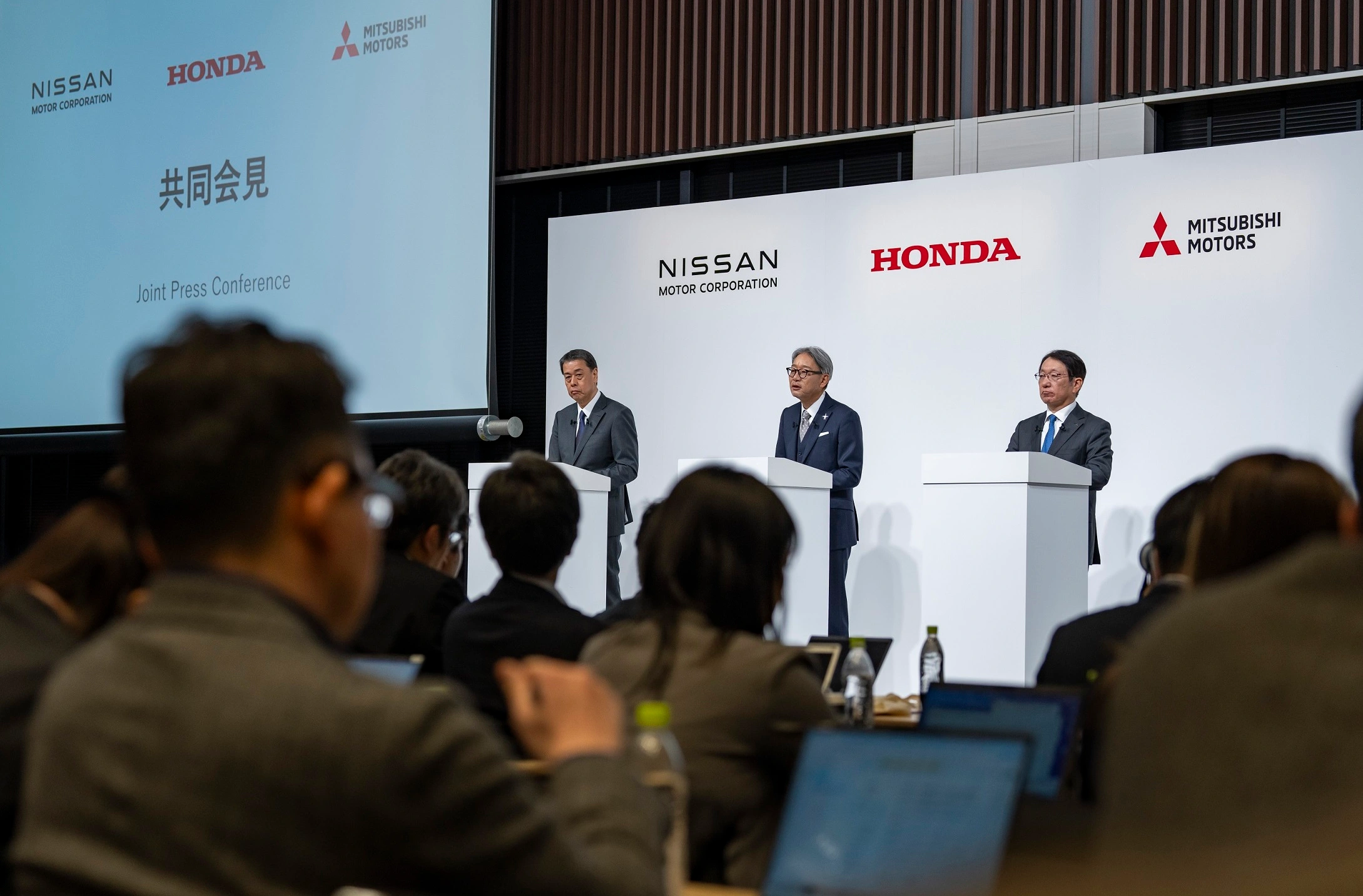 Fusão Nissan Honda Mitsubishi 2