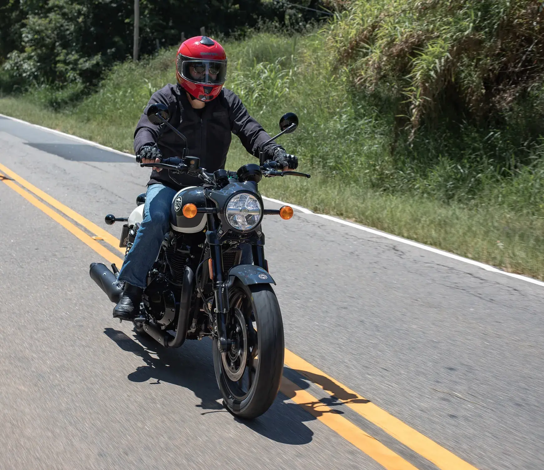 Royal Enfield Shotgun 650 Movimento Divulgação (1)