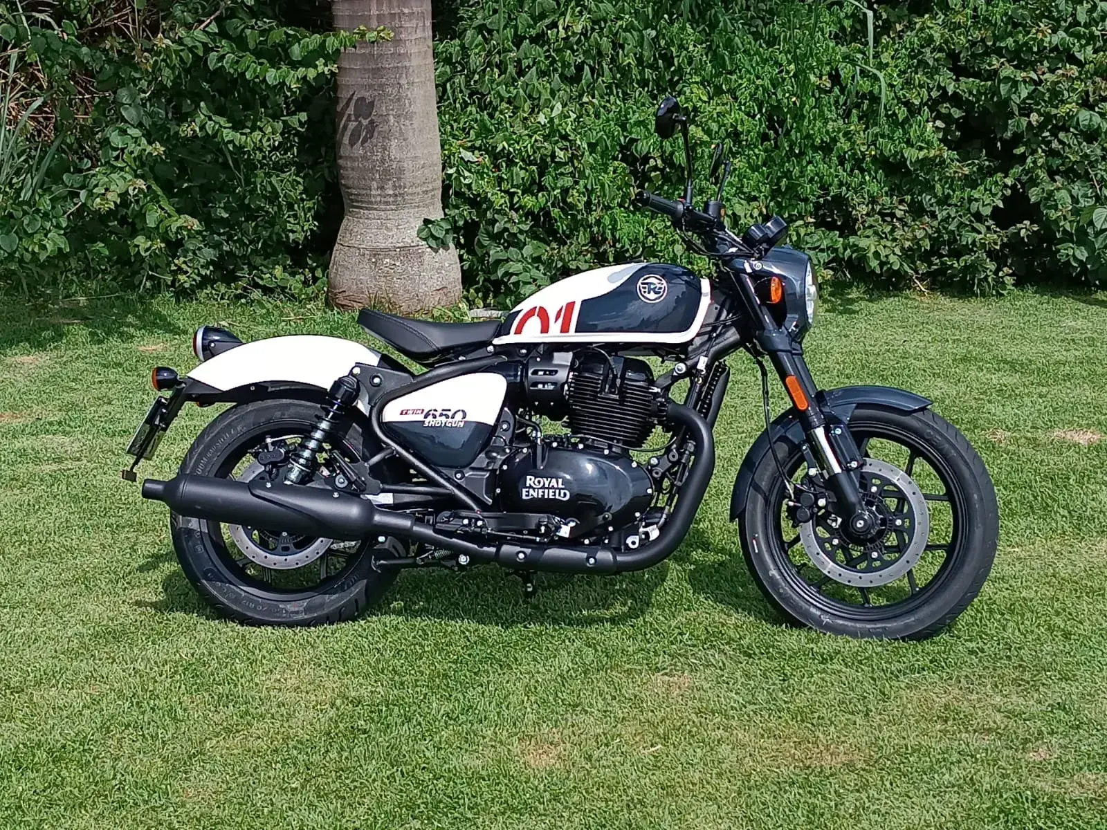 A nova moto da Royal Enfield arrasa: a Shotgun 650 já está entre nós!