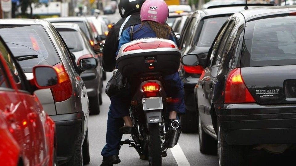 Moto No Corredor 2