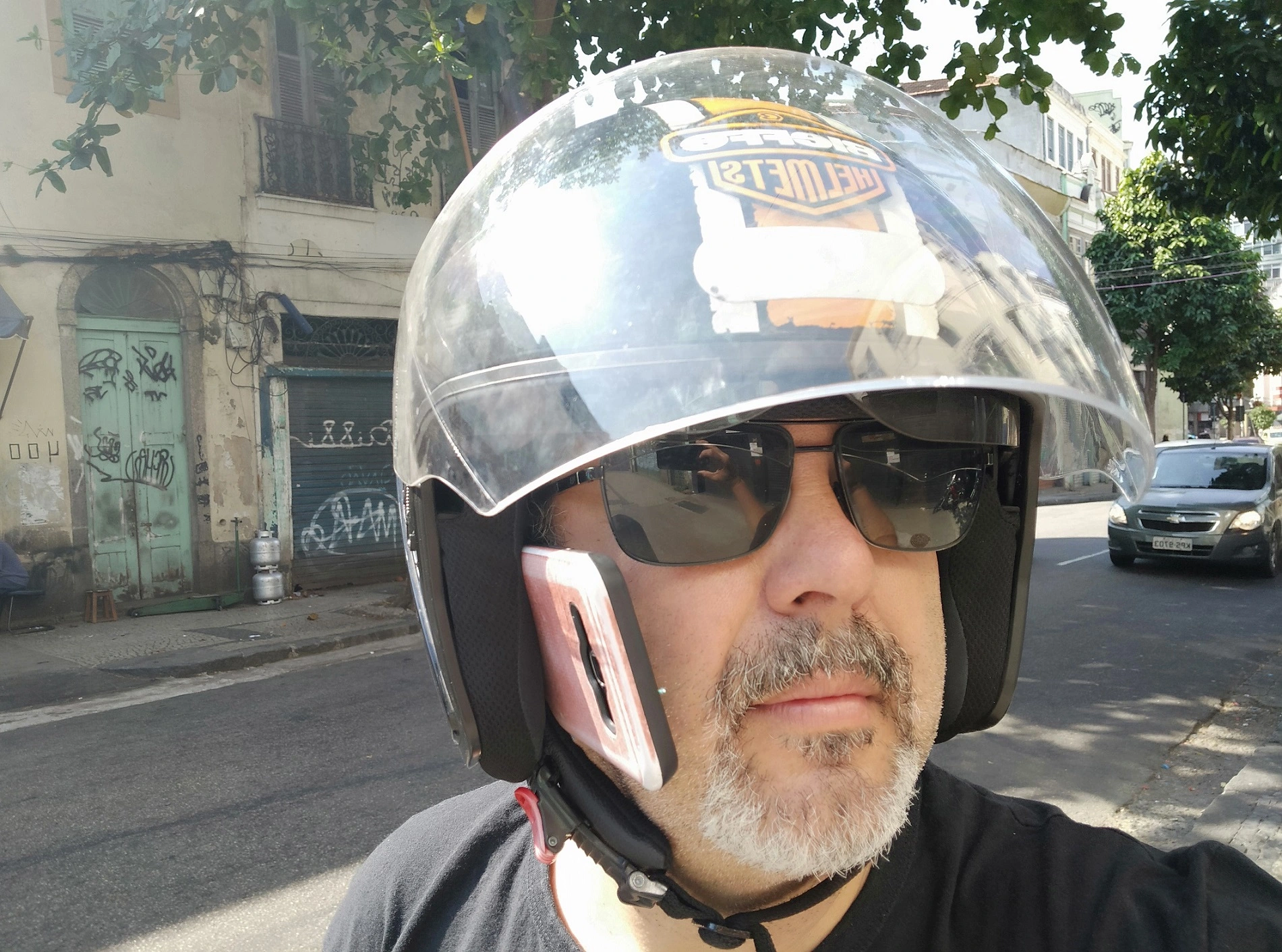Moto Falar Ao Celular