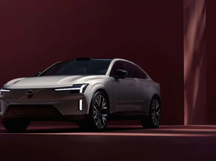 Volvo confirma sedã ES90 para o Brasil