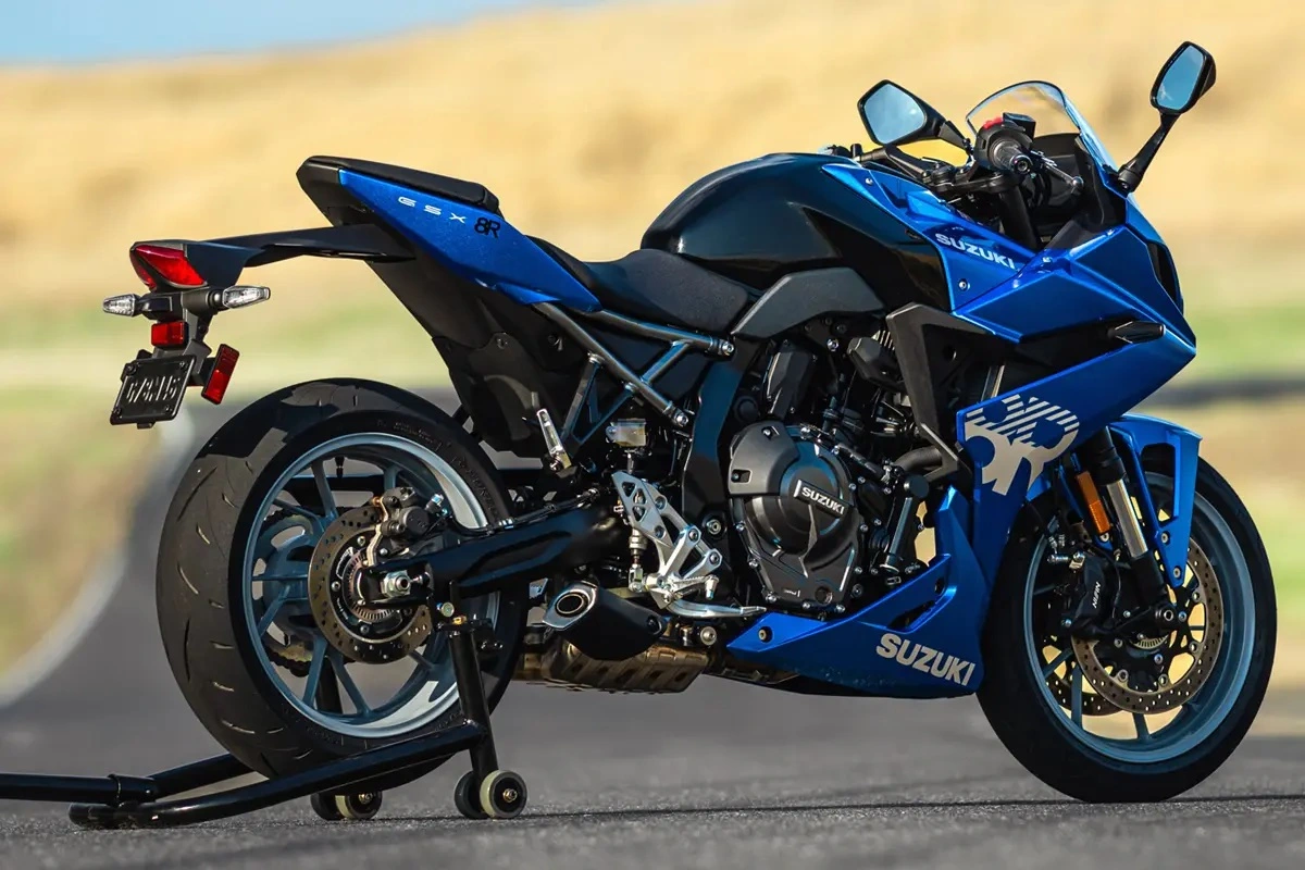 Suzuki Gsx 8r 3