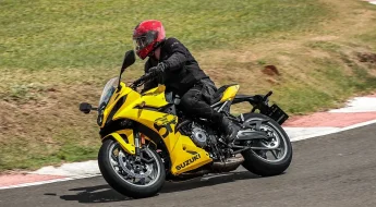 Suzuki Gsx 8r Movimento Mario Villaescusa (9)