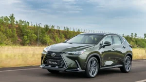 Lexus Nx 450h+ (2)